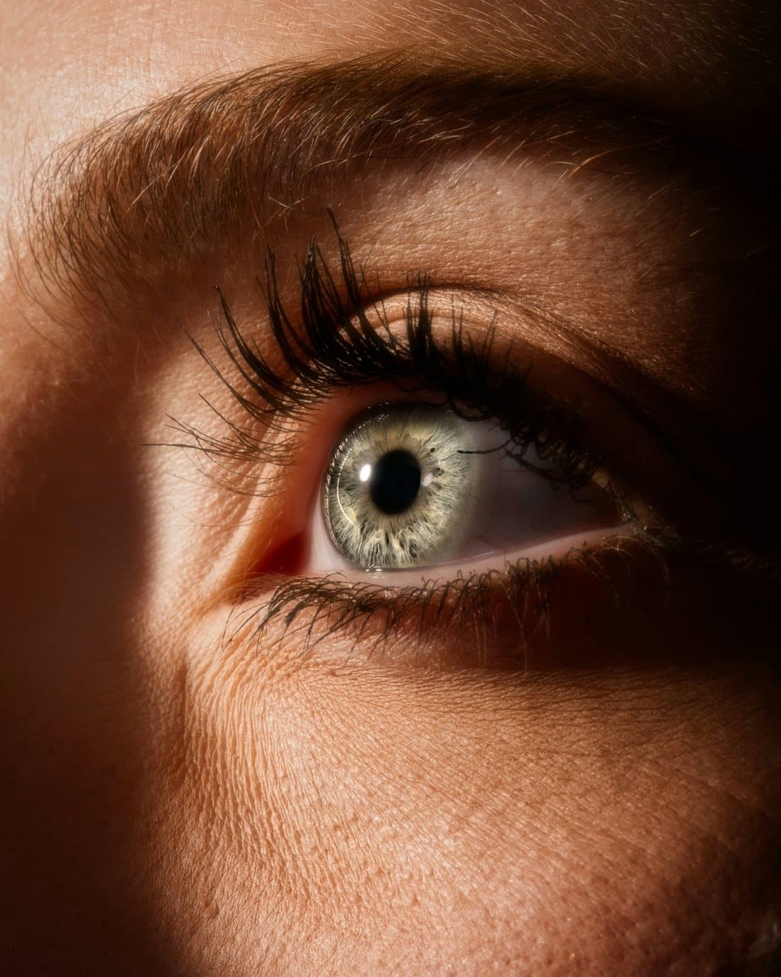 Close-up of an eye, reflecting the Brainspotting principle that where you look affects how you feel